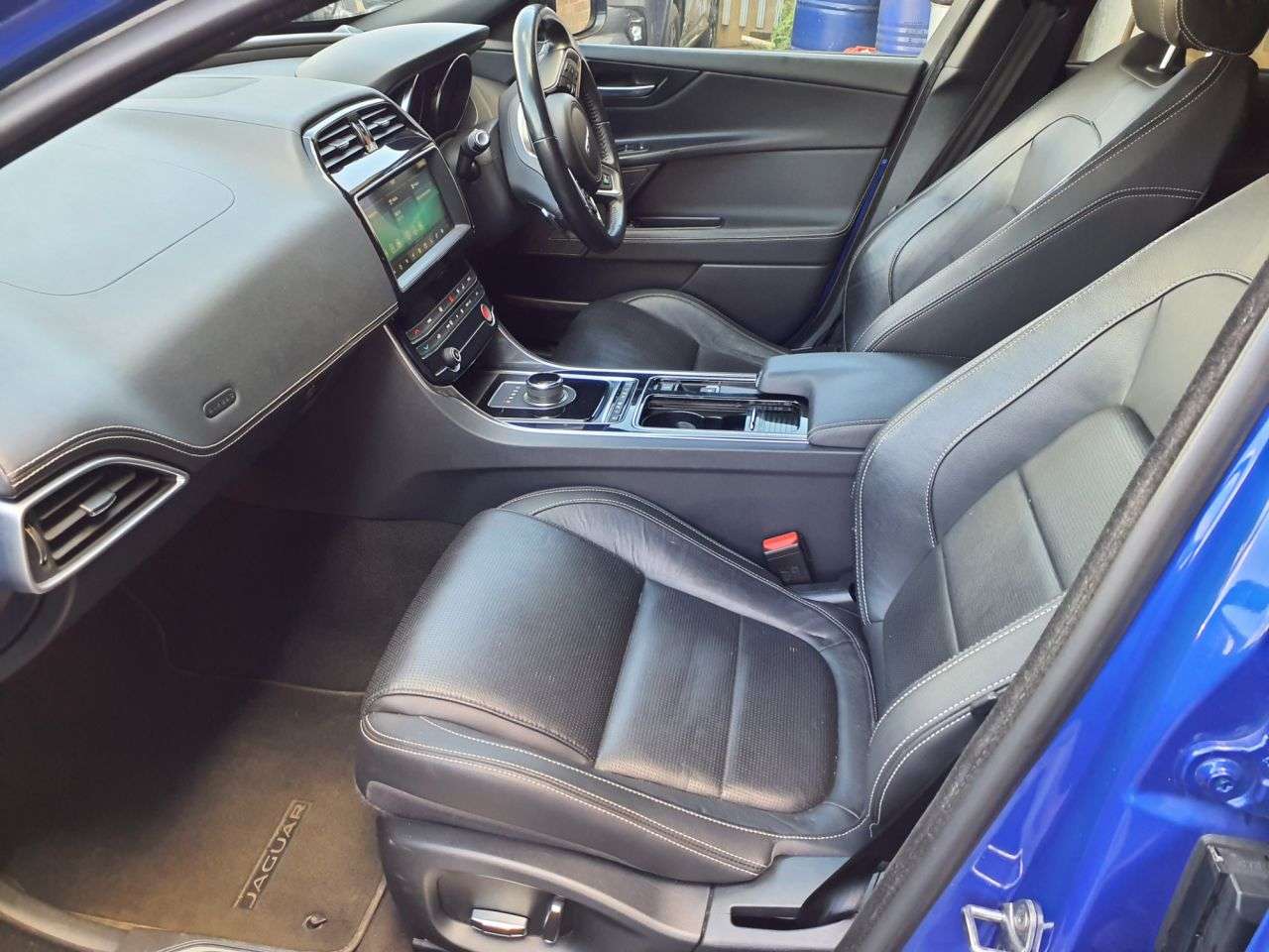 A 2019 JAGUAR XE 2.0i GPF R-Sport Saloon 4dr Petrol Auto Euro 6 (s/s) (250 ps) 3 MONTHS WARR A 2019 JAGUAR XE 2.0i GPF R-Sport Saloon 4dr Petrol Auto Euro 6 (s/s) (250 ps) 3 MONTHS WARR