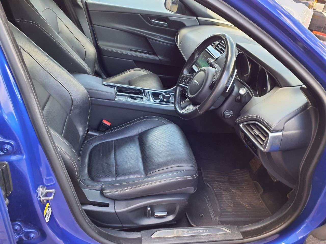 2019 JAGUAR XE 2019 JAGUAR XE