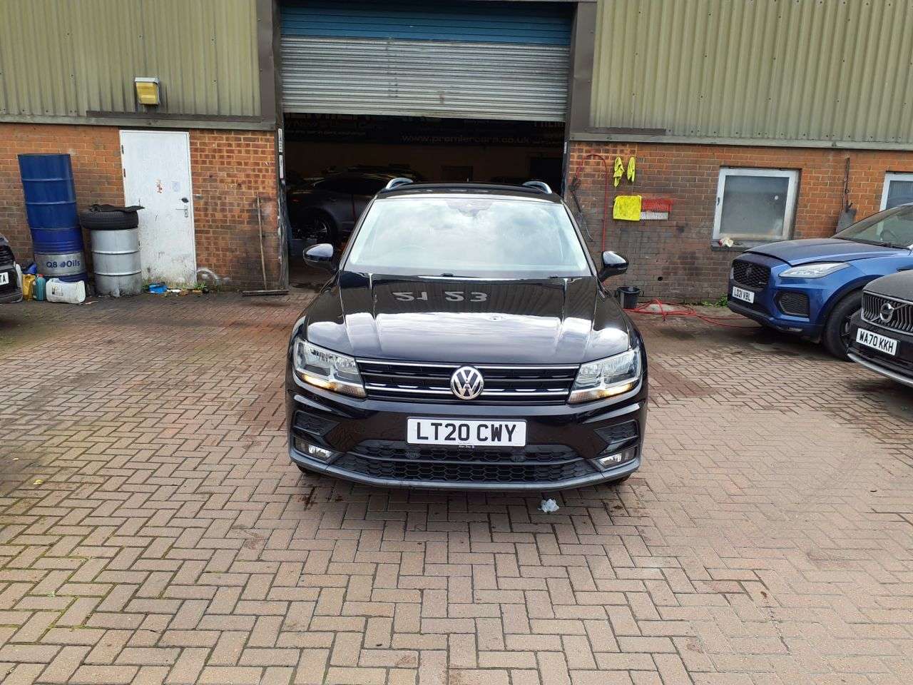 A 2020 VOLKSWAGEN TIGUAN 1.5 TSI EVO Match SUV 5dr Petrol DSG Euro 6 (s/s) (150 ps) 6 MONTH WARRANTY A 2020 VOLKSWAGEN TIGUAN 1.5 TSI EVO Match SUV 5dr Petrol DSG Euro 6 (s/s) (150 ps) 6 MONTH WARRANTY
