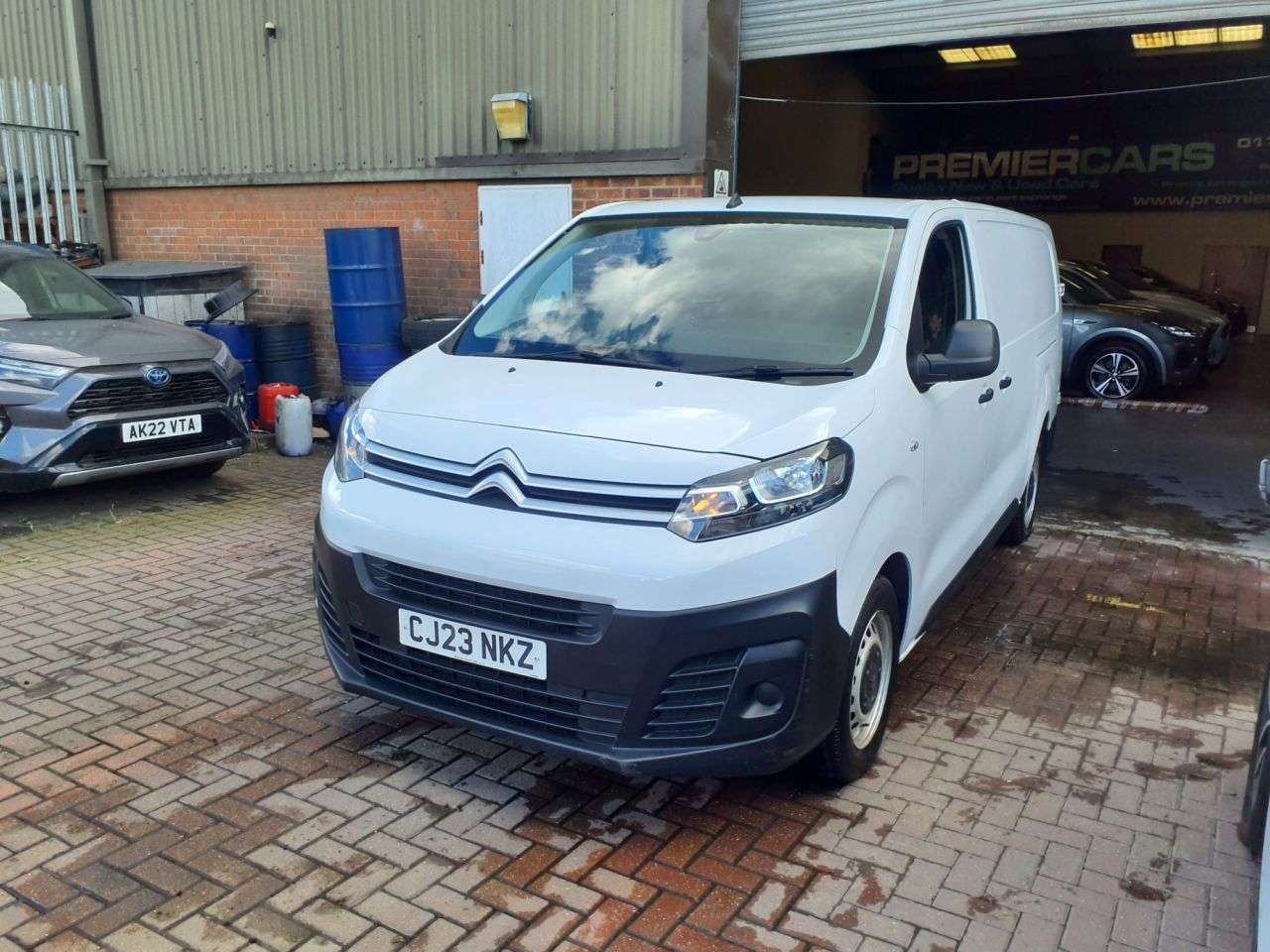 A 2023 CITROEN DISPATCH 2.0 BlueHDi 1400 Enterprise Edition XL Panel Van 6dr Diesel Manual FWD 3 Eu A 2023 CITROEN DISPATCH 2.0 BlueHDi 1400 Enterprise Edition XL Panel Van 6dr Diesel Manual FWD 3 Eu