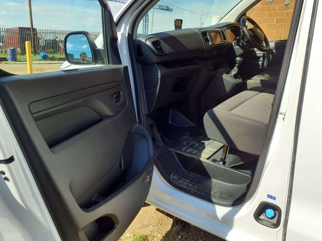 A 2023 CITROEN DISPATCH 2.0 BlueHDi 1400 Enterprise Edition XL Panel Van 6dr Diesel Manual FWD 3 Eu A 2023 CITROEN DISPATCH 2.0 BlueHDi 1400 Enterprise Edition XL Panel Van 6dr Diesel Manual FWD 3 Eu
