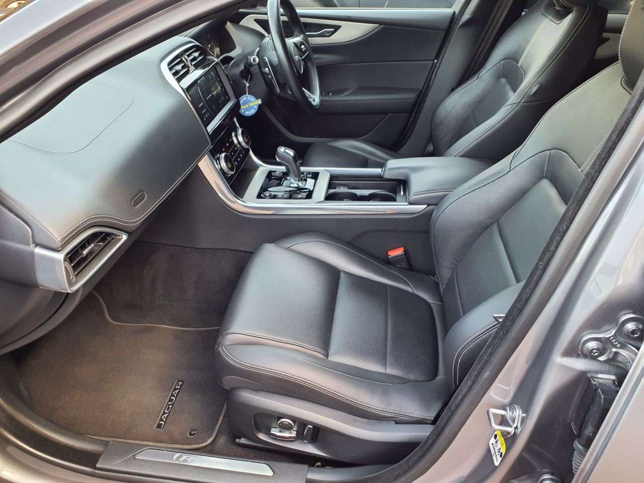 A 2021 JAGUAR XE 2.0 P250i R-Dynamic Black Saloon 4dr Petrol Auto Euro 6 (s/s) (250 ps) 6 MO A 2021 JAGUAR XE 2.0 P250i R-Dynamic Black Saloon 4dr Petrol Auto Euro 6 (s/s) (250 ps) 6 MO
