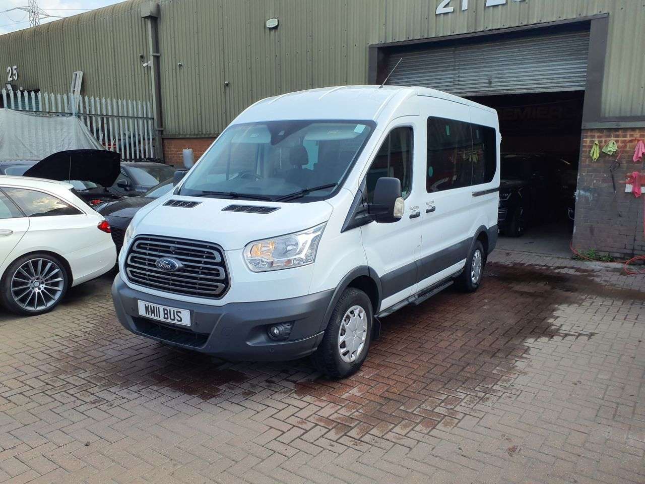 A 2017 FORD TRANSIT 2.2 TDCi 350 HDT Trend Minibus 5dr Diesel Manual L2 H2 (196 g/km, 123 bhp) A 2017 FORD TRANSIT 2.2 TDCi 350 HDT Trend Minibus 5dr Diesel Manual L2 H2 (196 g/km, 123 bhp)