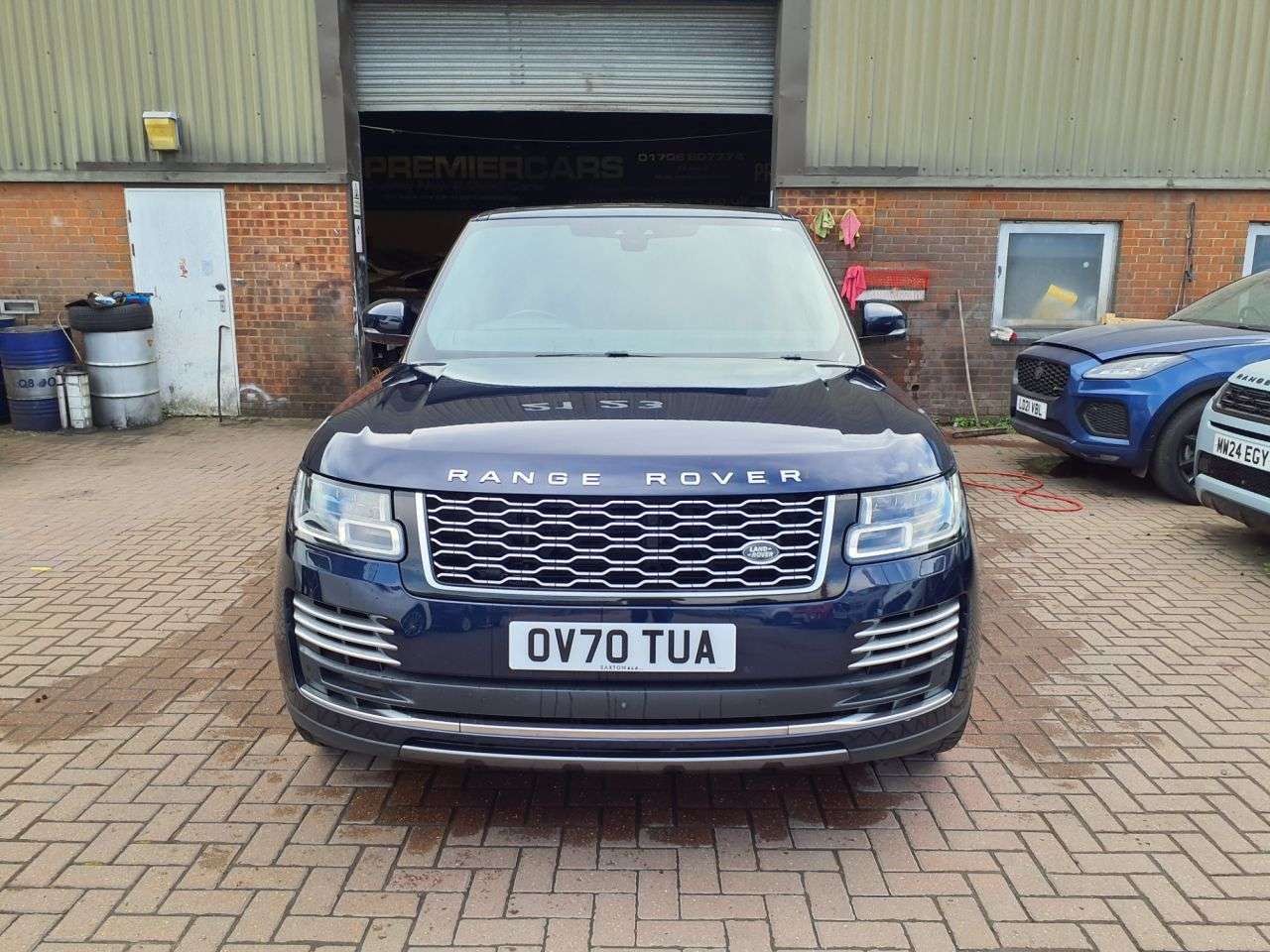 A 2020 LAND ROVER RANGE ROVER 3.0 P400 MHEV Autobiography SUV 5dr Petrol Auto 4WD Euro 6 (s/s) (400 ps) 6 A 2020 LAND ROVER RANGE ROVER 3.0 P400 MHEV Autobiography SUV 5dr Petrol Auto 4WD Euro 6 (s/s) (400 ps) 6