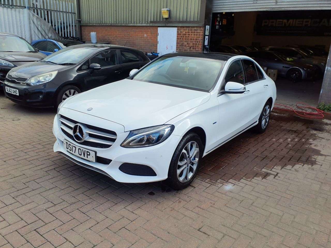 A 2017 MERCEDES-BENZ C CLASS 2.0 C350e 6.4kWh Sport (Premium) Saloon 4dr Petrol Plug-in Hybrid G-Tronic+ A 2017 MERCEDES-BENZ C CLASS 2.0 C350e 6.4kWh Sport (Premium) Saloon 4dr Petrol Plug-in Hybrid G-Tronic+