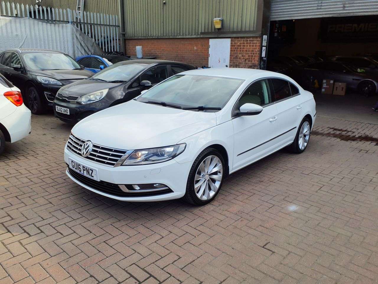 A 2016 VOLKSWAGEN CC 2.0 TDI BlueMotion Tech GT Saloon 4dr Diesel DSG Euro 6 (s/s) (150 ps) TIMI A 2016 VOLKSWAGEN CC 2.0 TDI BlueMotion Tech GT Saloon 4dr Diesel DSG Euro 6 (s/s) (150 ps) TIMI