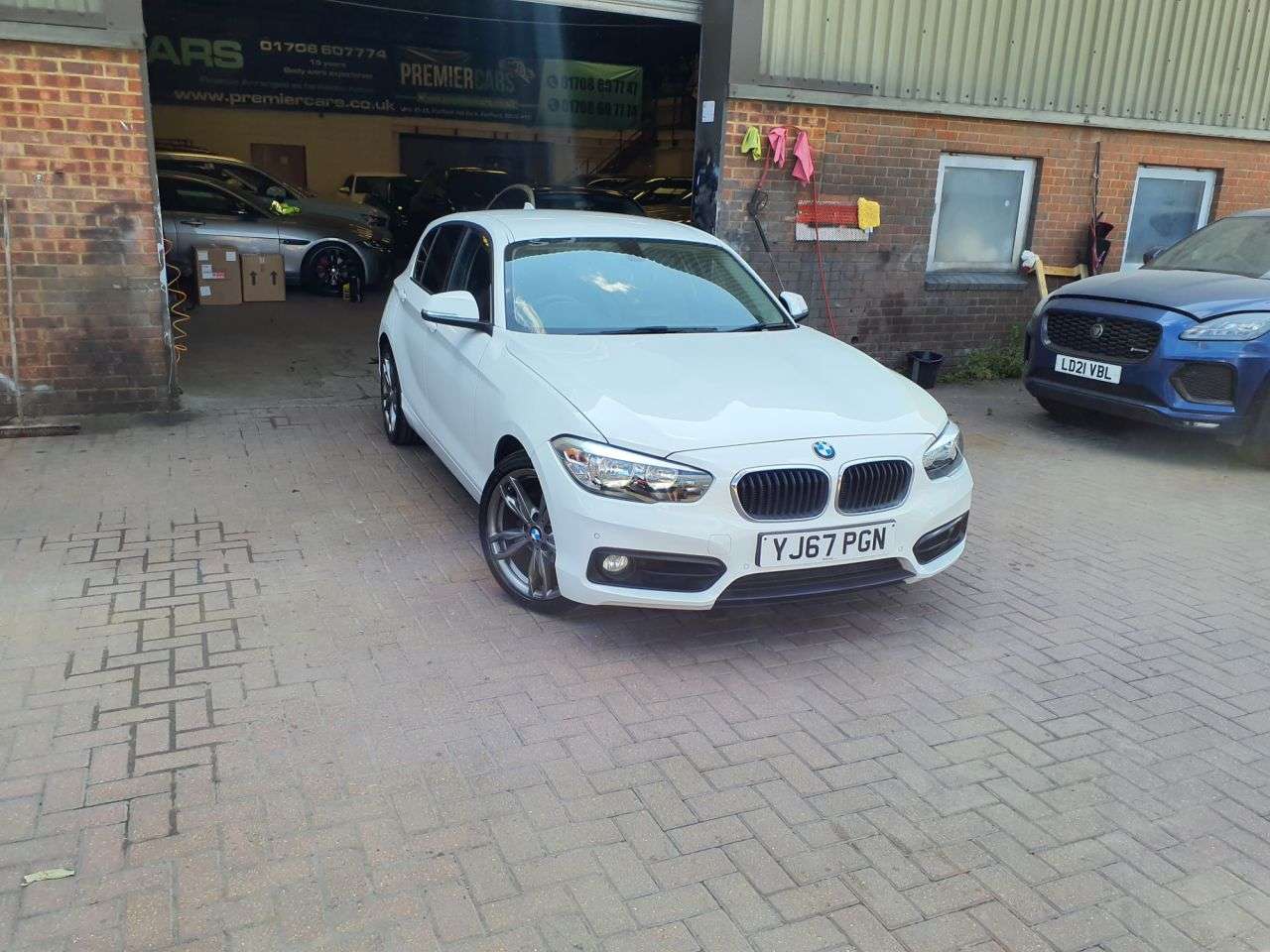 A 2018 BMW 1 SERIES 2.0 118d SE Hatchback 5dr Diesel Auto Euro 6 (s/s) (150 ps) 3 MONTHS WARRAN A 2018 BMW 1 SERIES 2.0 118d SE Hatchback 5dr Diesel Auto Euro 6 (s/s) (150 ps) 3 MONTHS WARRAN