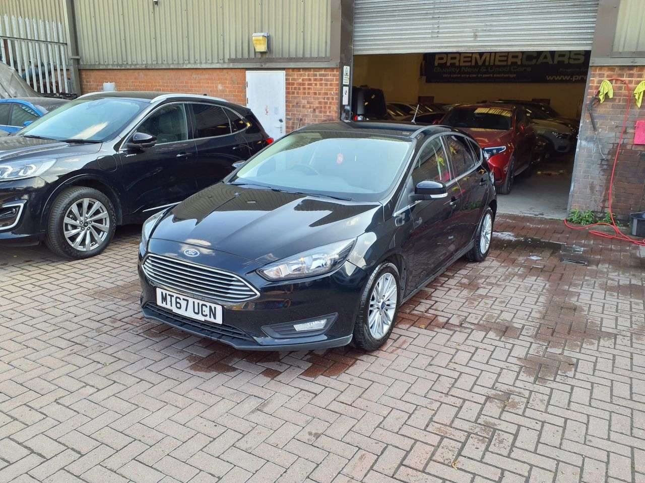 A 2018 FORD FOCUS 1.0T EcoBoost Zetec Edition Hatchback 5dr Petrol Manual Euro 6 (s/s) (100 p A 2018 FORD FOCUS 1.0T EcoBoost Zetec Edition Hatchback 5dr Petrol Manual Euro 6 (s/s) (100 p