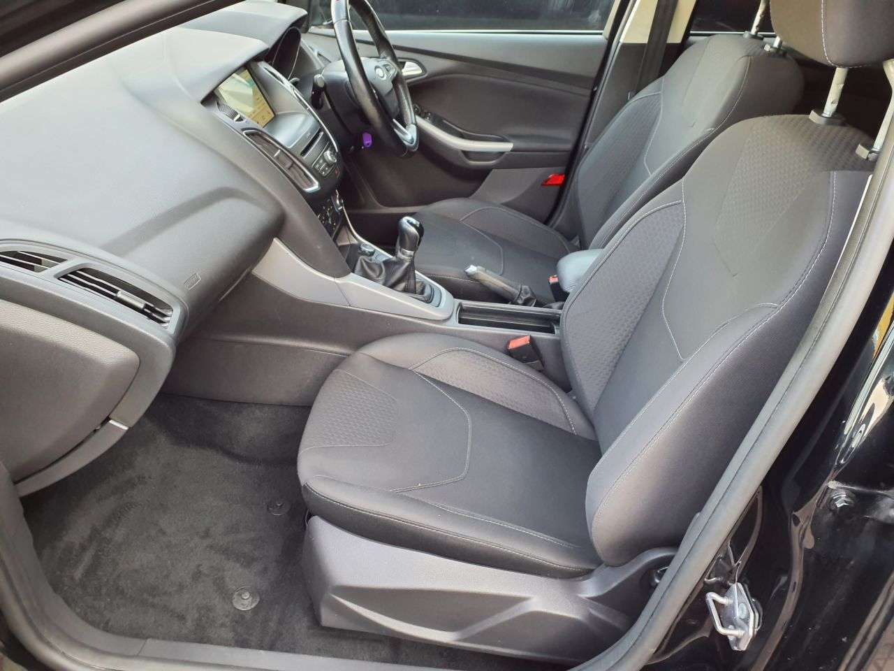 A 2018 FORD FOCUS 1.0T EcoBoost Zetec Edition Hatchback 5dr Petrol Manual Euro 6 (s/s) (100 p A 2018 FORD FOCUS 1.0T EcoBoost Zetec Edition Hatchback 5dr Petrol Manual Euro 6 (s/s) (100 p