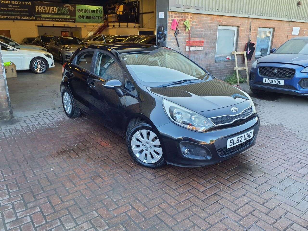 A 2012 KIA RIO 1.1 CRDi EcoDynamics 2 Hatchback 5dr Diesel Manual Euro 5 (s/s) (74 bhp) 3 A 2012 KIA RIO 1.1 CRDi EcoDynamics 2 Hatchback 5dr Diesel Manual Euro 5 (s/s) (74 bhp) 3