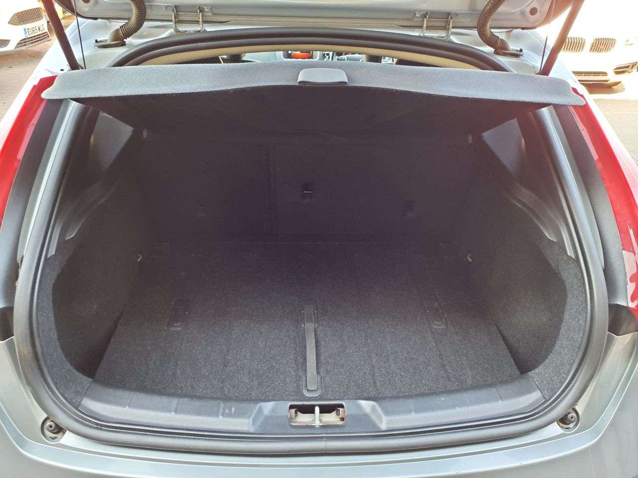 2018 VOLVO V40 2018 VOLVO V40