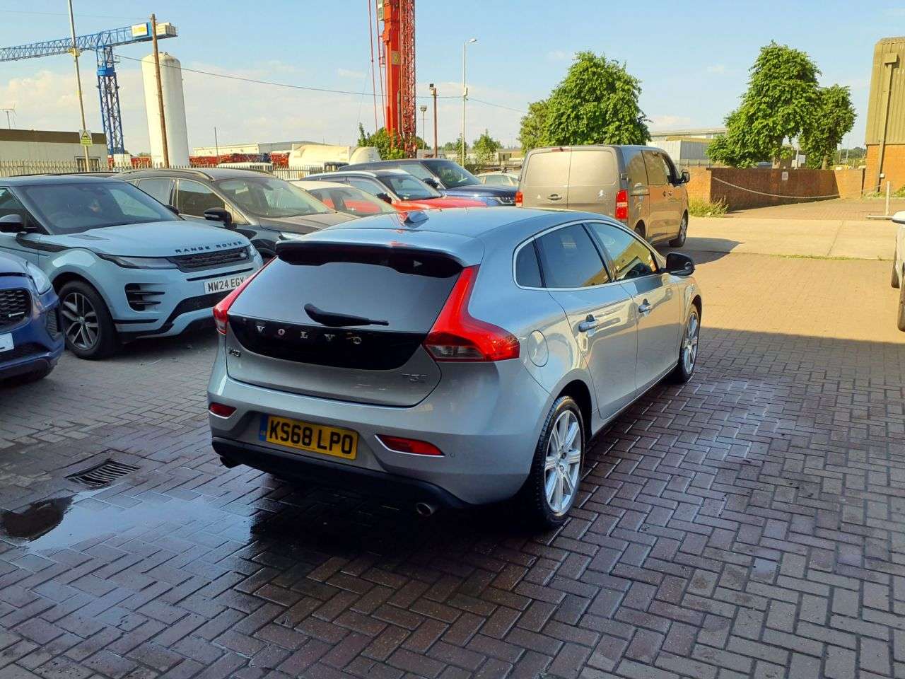 2018 VOLVO V40 2018 VOLVO V40