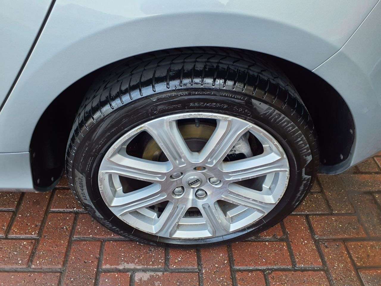 2018 VOLVO V40 2018 VOLVO V40