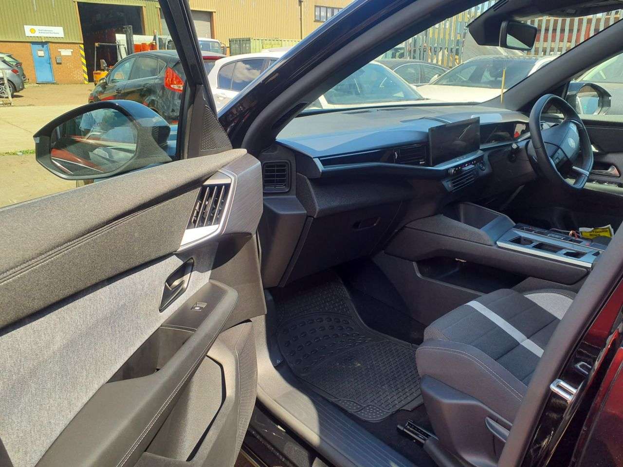 A 2025 VAUXHALL GRANDLAND 1.2 Design SUV 5dr Petrol Hybrid e-DCT Euro 6 (s/s) (136 ps) 6 MONTH WARRAN A 2025 VAUXHALL GRANDLAND 1.2 Design SUV 5dr Petrol Hybrid e-DCT Euro 6 (s/s) (136 ps) 6 MONTH WARRAN