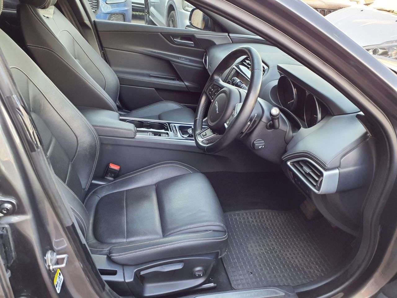 2017 JAGUAR XE 2017 JAGUAR XE