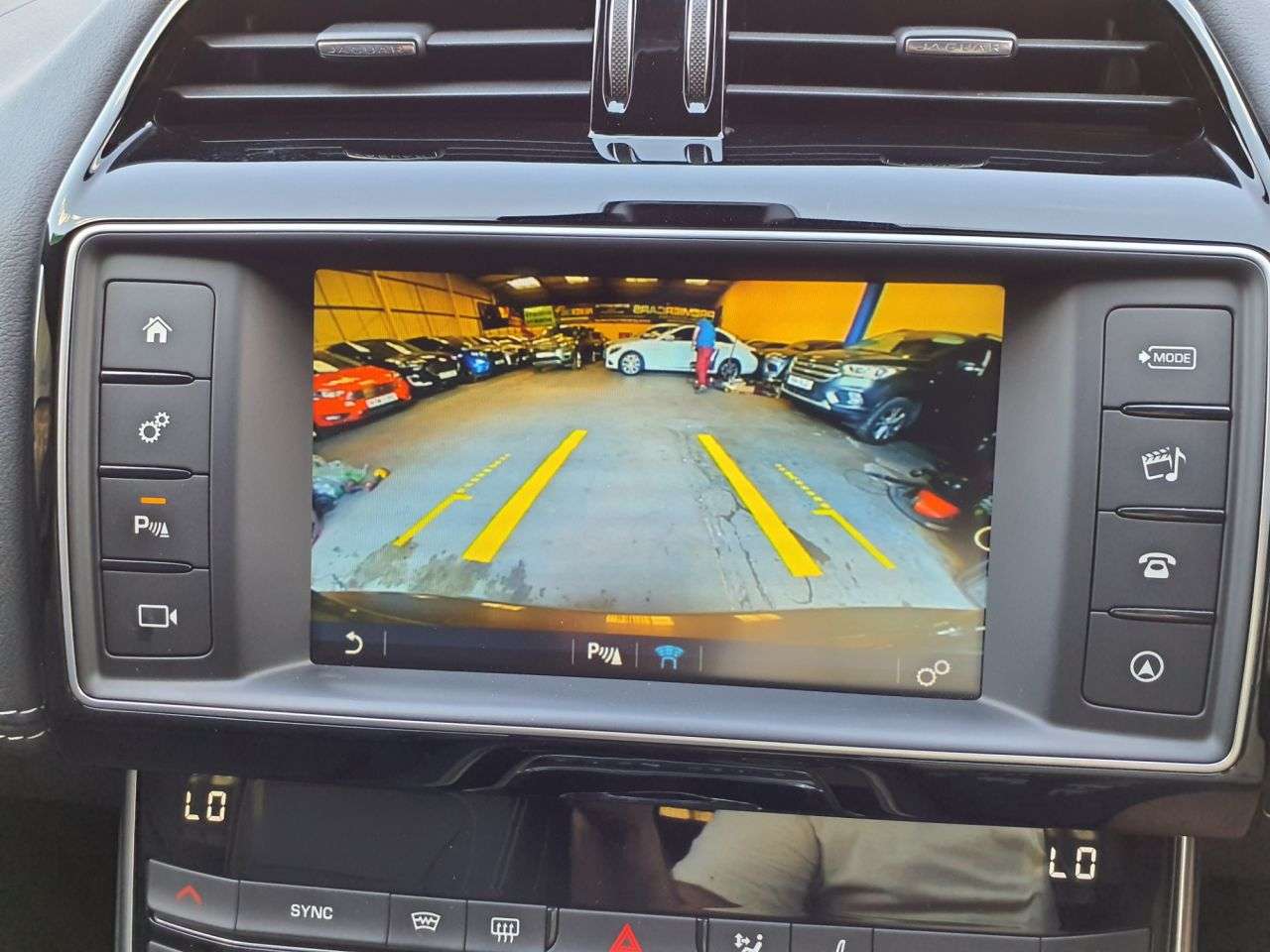 2017 JAGUAR XE 2017 JAGUAR XE