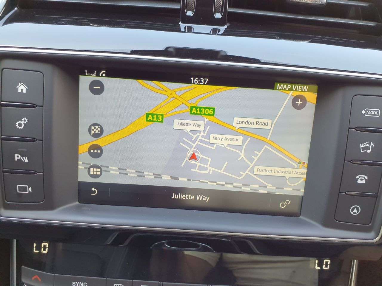 2017 JAGUAR XE 2017 JAGUAR XE