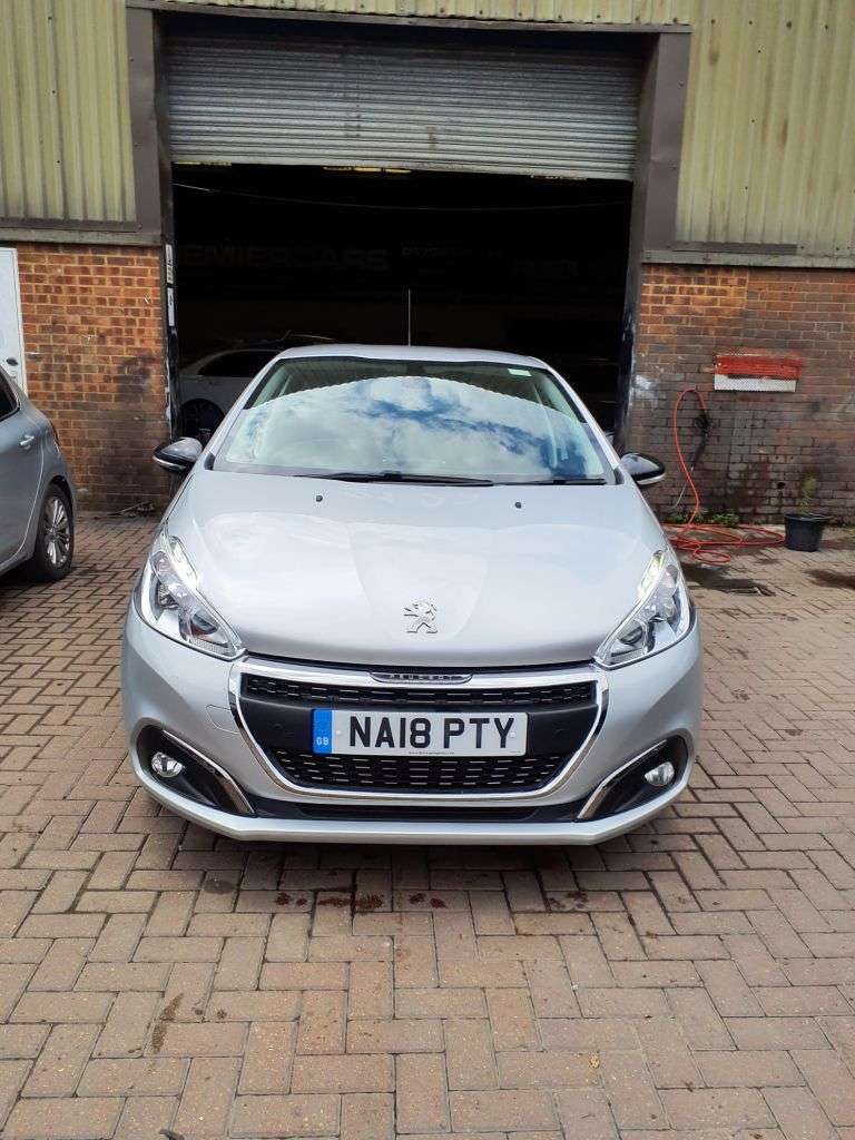 A 2018 PEUGEOT 208 1.2 PureTech Allure Hatchback 5dr Petrol EAT Euro 6 (s/s) (110 ps) 3 MONTHS A 2018 PEUGEOT 208 1.2 PureTech Allure Hatchback 5dr Petrol EAT Euro 6 (s/s) (110 ps) 3 MONTHS