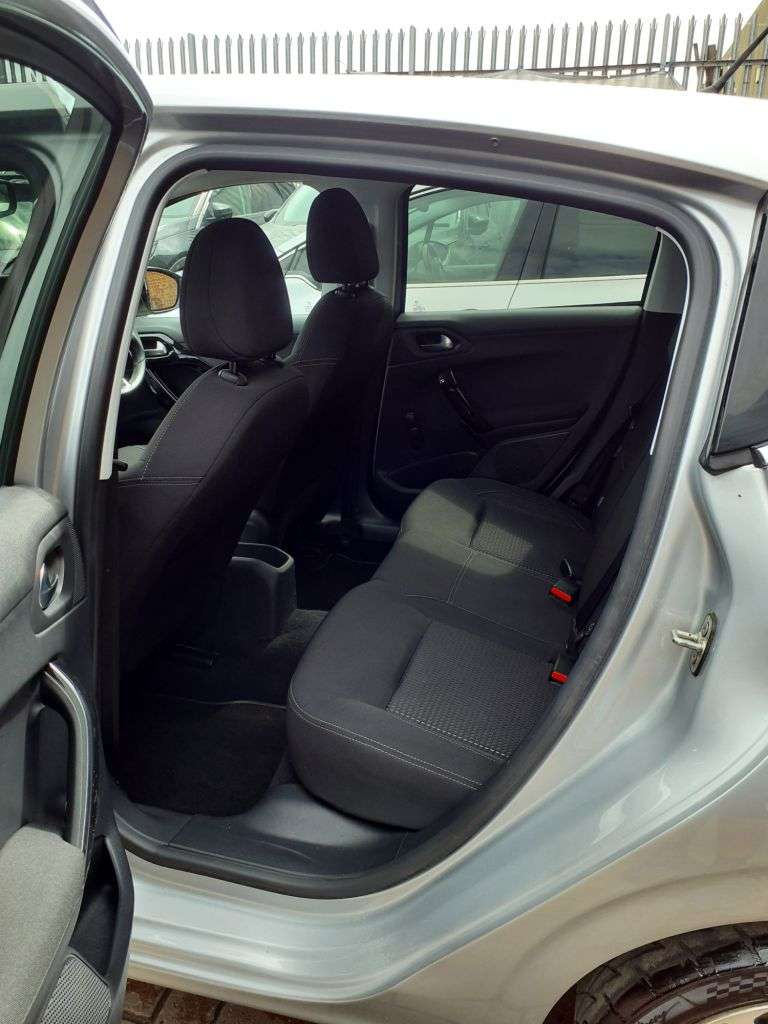 2018 PEUGEOT 208 2018 PEUGEOT 208