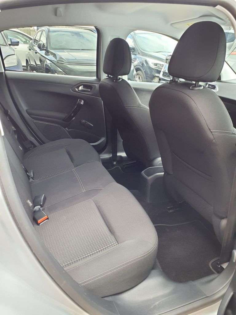 2018 PEUGEOT 208 2018 PEUGEOT 208