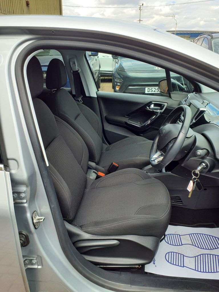 2018 PEUGEOT 208 2018 PEUGEOT 208
