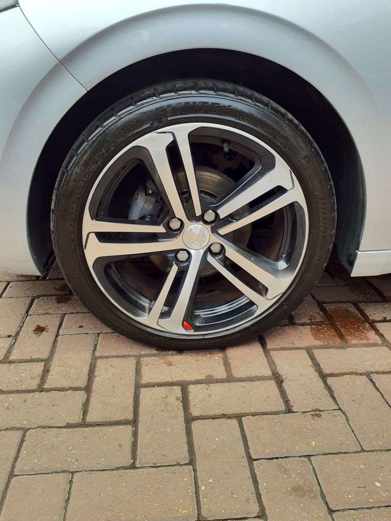 2018 PEUGEOT 208 2018 PEUGEOT 208
