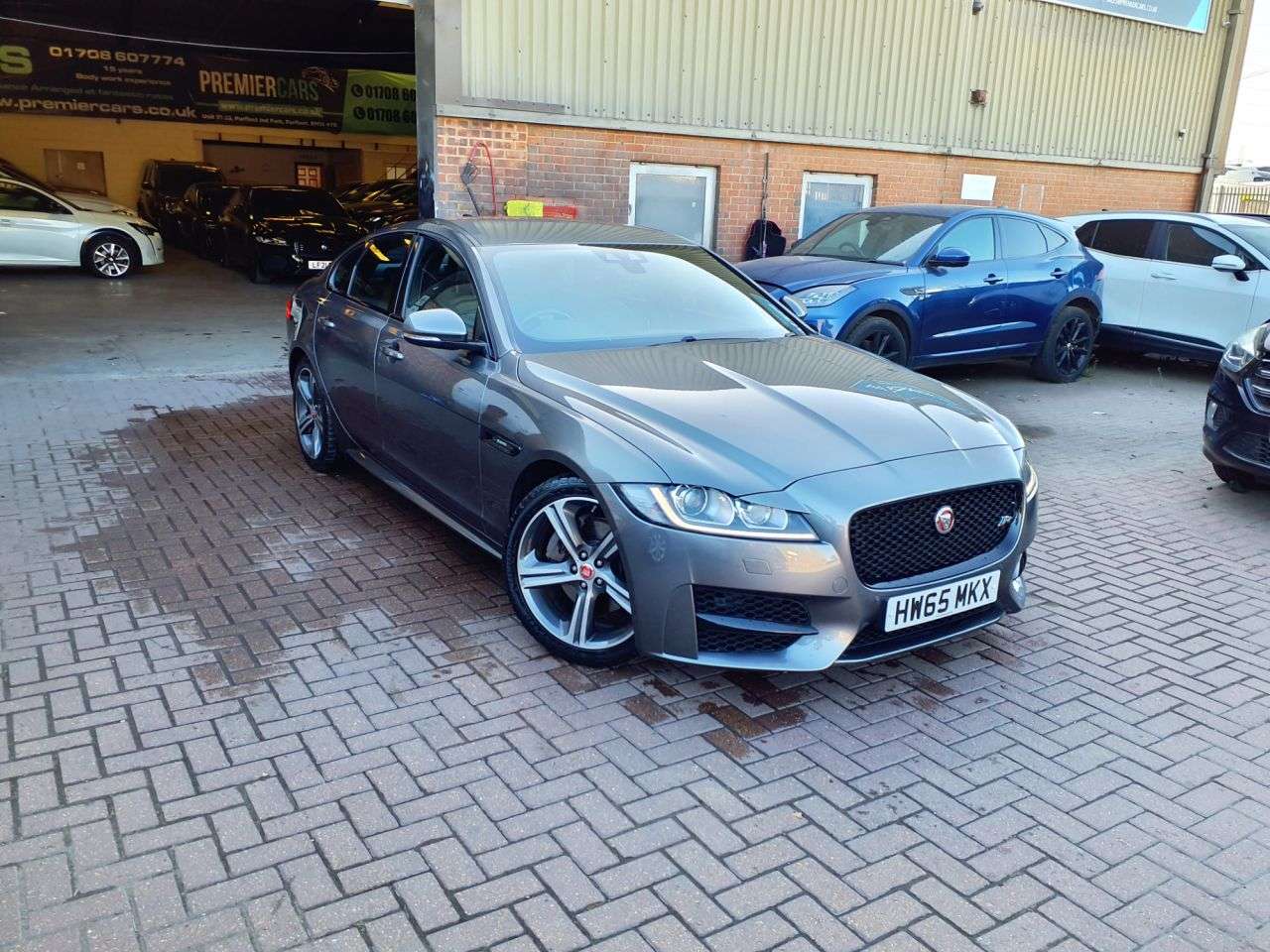 A 2015 JAGUAR XF 2.0d R-Sport Saloon 4dr Diesel Auto Euro 6 (s/s) (180 ps) 3 MONTHS WARRANTY A 2015 JAGUAR XF 2.0d R-Sport Saloon 4dr Diesel Auto Euro 6 (s/s) (180 ps) 3 MONTHS WARRANTY