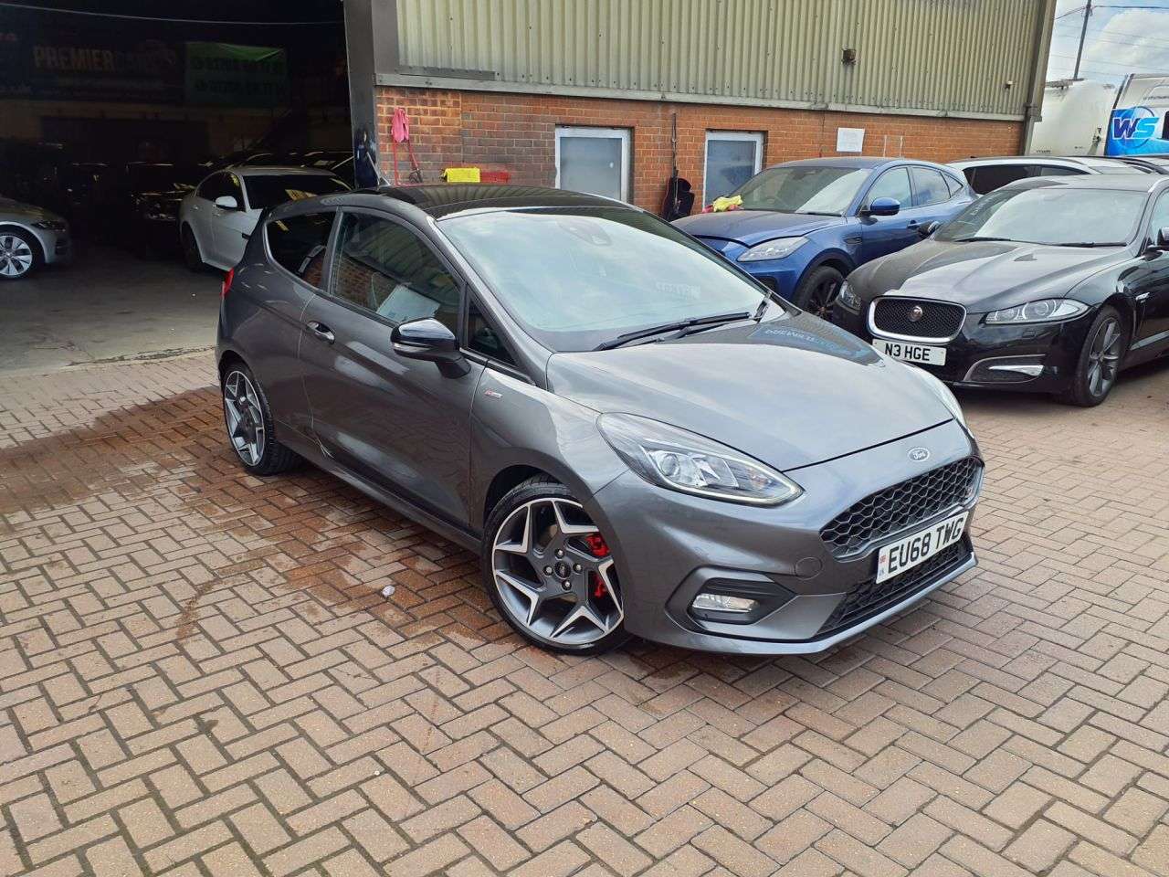 A 2018 FORD FIESTA 1.5T EcoBoost ST-3 Hatchback 3dr Petrol Manual Euro 6 (200 ps) 6 MONTH WARR A 2018 FORD FIESTA 1.5T EcoBoost ST-3 Hatchback 3dr Petrol Manual Euro 6 (200 ps) 6 MONTH WARR