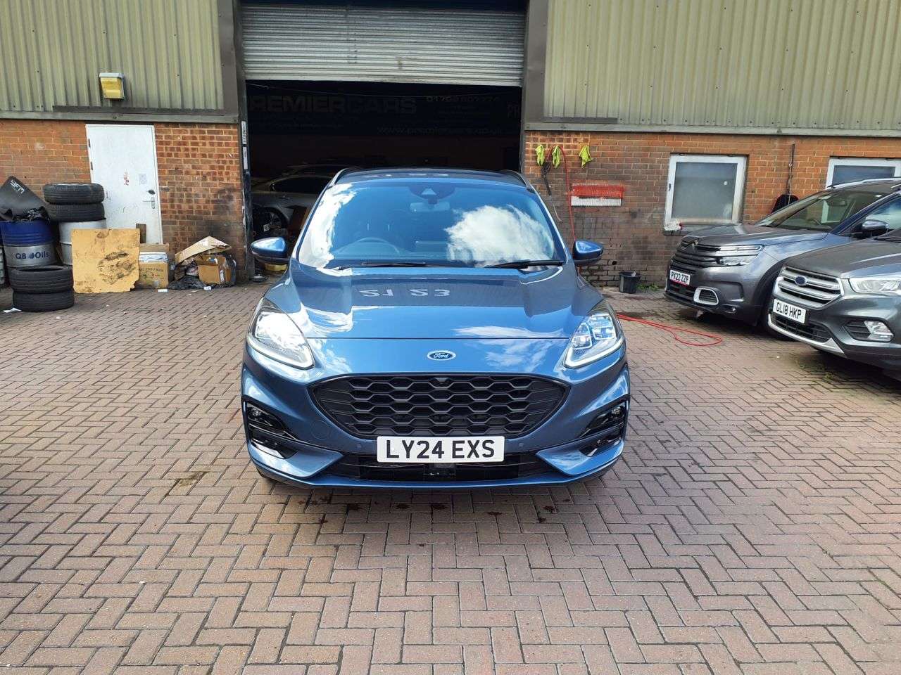 A 2024 FORD KUGA 2.5h Duratec ST-Line Edition SUV 5dr Petrol Hybrid CVT Euro 6 (s/s) (190 ps A 2024 FORD KUGA 2.5h Duratec ST-Line Edition SUV 5dr Petrol Hybrid CVT Euro 6 (s/s) (190 ps