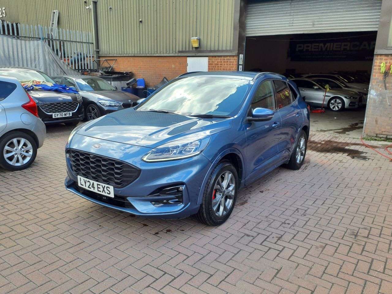 A 2024 FORD KUGA 2.5h Duratec ST-Line Edition SUV 5dr Petrol Hybrid CVT Euro 6 (s/s) (190 ps A 2024 FORD KUGA 2.5h Duratec ST-Line Edition SUV 5dr Petrol Hybrid CVT Euro 6 (s/s) (190 ps