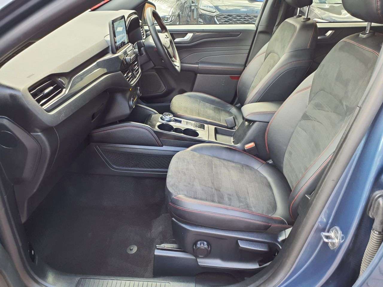 A 2024 FORD KUGA 2.5h Duratec ST-Line Edition SUV 5dr Petrol Hybrid CVT Euro 6 (s/s) (190 ps A 2024 FORD KUGA 2.5h Duratec ST-Line Edition SUV 5dr Petrol Hybrid CVT Euro 6 (s/s) (190 ps