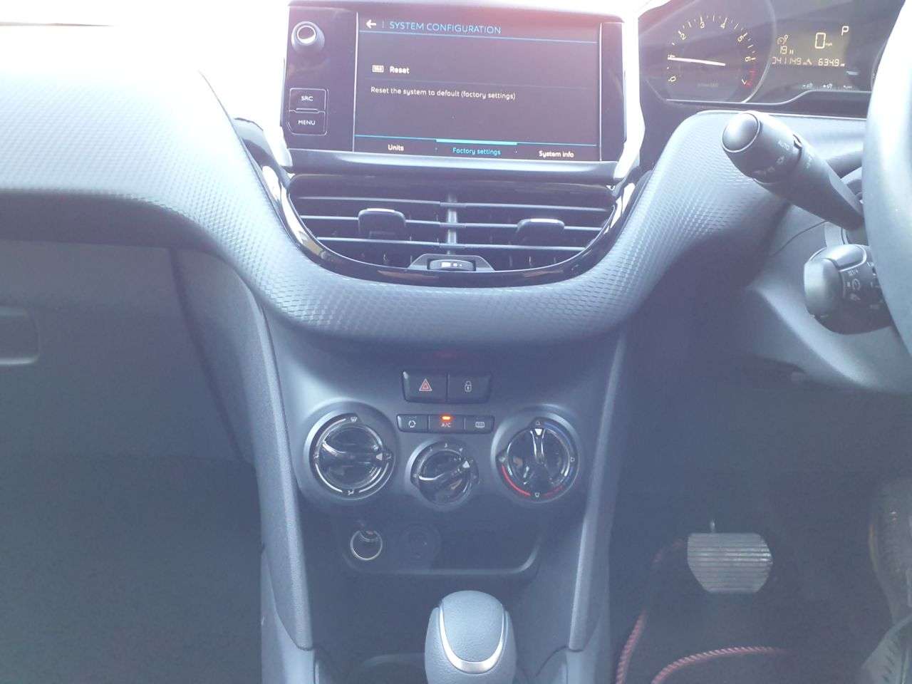 2017 PEUGEOT 208 2017 PEUGEOT 208