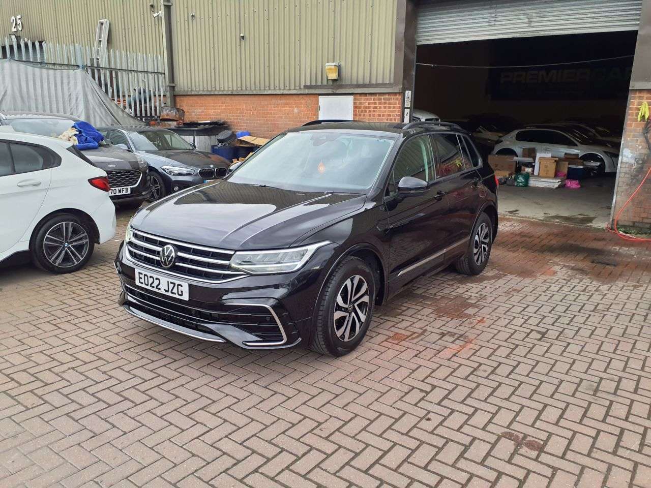 A 2022 VOLKSWAGEN TIGUAN 1.5 TSI Active SUV 5dr Petrol DSG Euro 6 (s/s) (150 ps) 6 MONTH WARRANTY A 2022 VOLKSWAGEN TIGUAN 1.5 TSI Active SUV 5dr Petrol DSG Euro 6 (s/s) (150 ps) 6 MONTH WARRANTY