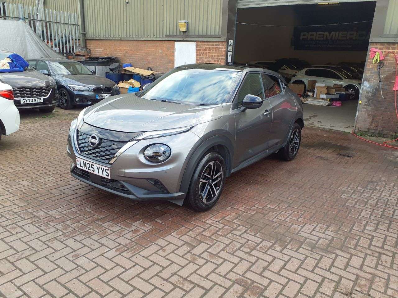 A 2025 NISSAN JUKE 1.6 N-Connecta SUV 5dr Petrol Hybrid Auto Euro 6 (143 ps) GENUINE MILEAGE H A 2025 NISSAN JUKE 1.6 N-Connecta SUV 5dr Petrol Hybrid Auto Euro 6 (143 ps) GENUINE MILEAGE H