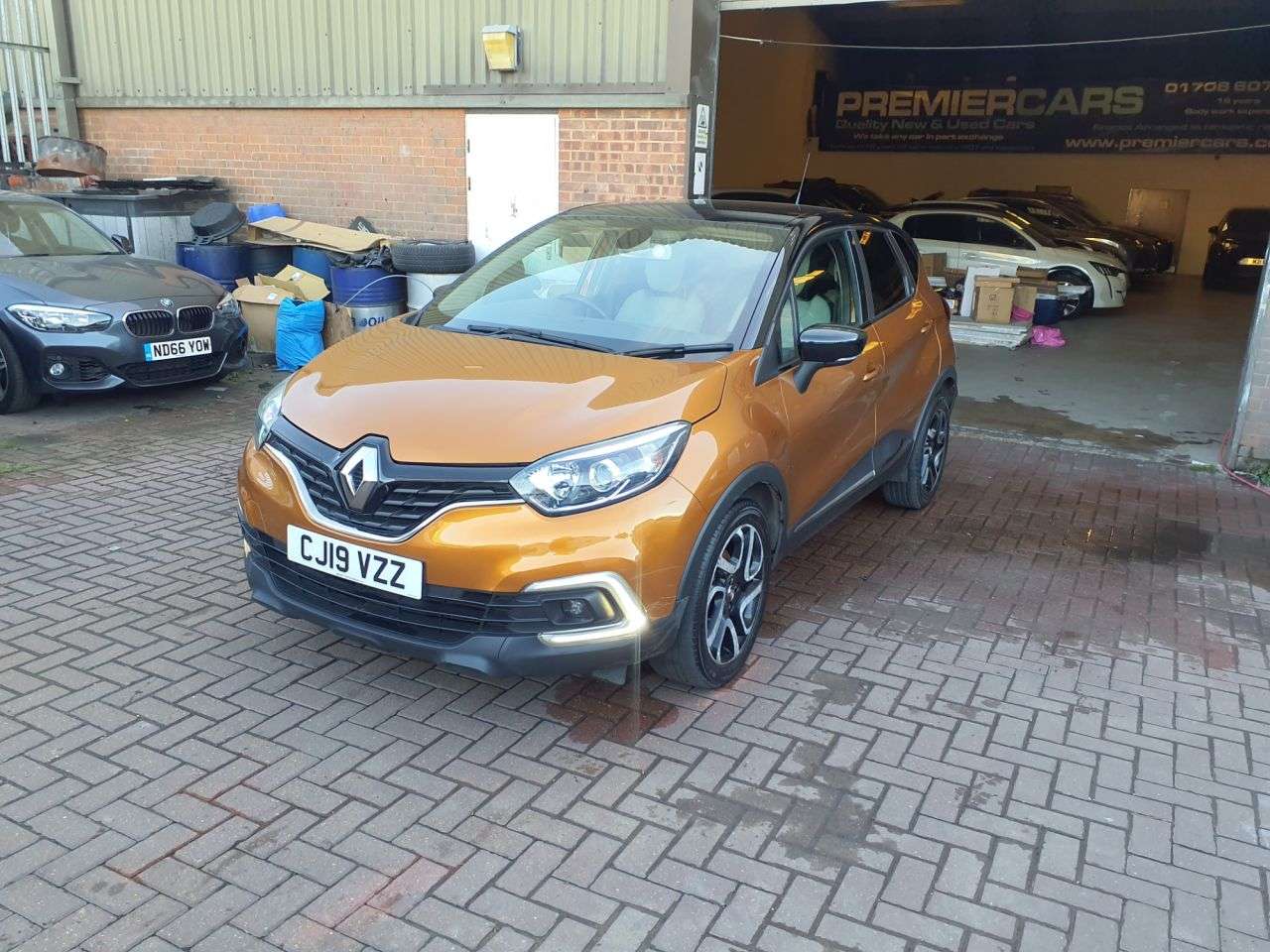 A 2019 RENAULT CAPTUR 1.5 dCi ENERGY Iconic SUV 5dr Diesel EDC Euro 6 (s/s) (90 ps) 3 MONTHS WARR A 2019 RENAULT CAPTUR 1.5 dCi ENERGY Iconic SUV 5dr Diesel EDC Euro 6 (s/s) (90 ps) 3 MONTHS WARR
