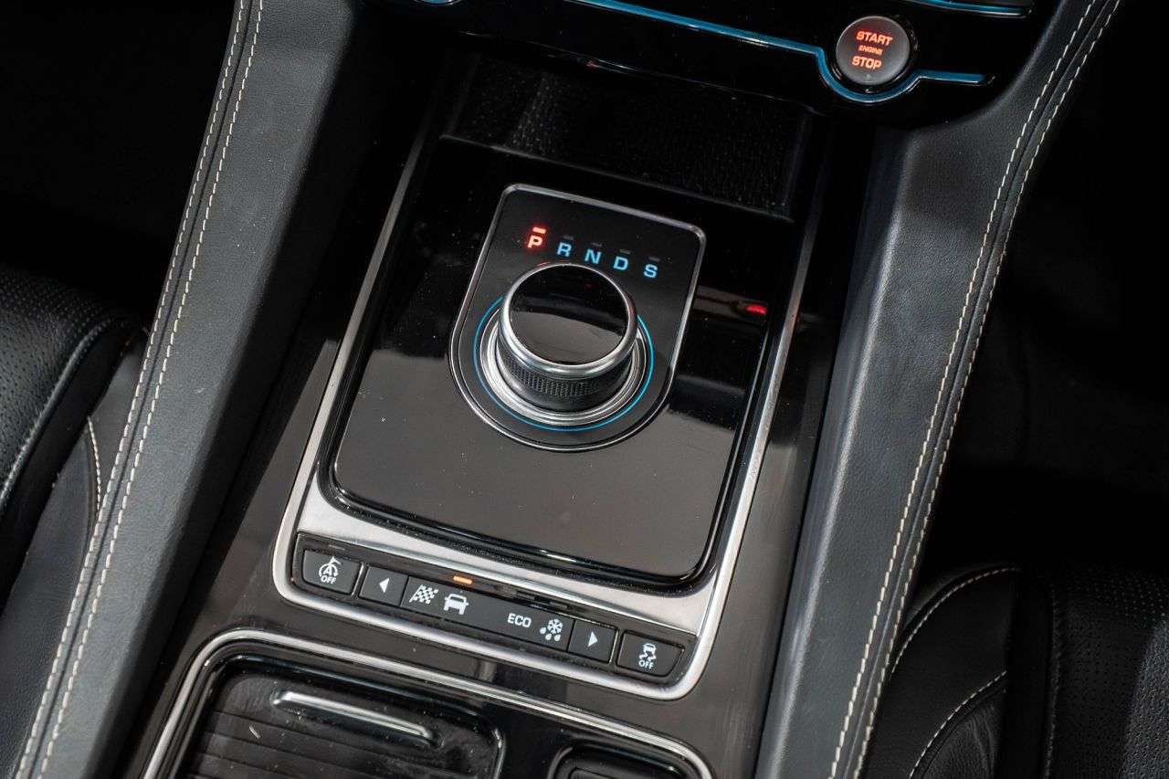 2020 JAGUAR F-PACE 2020 JAGUAR F-PACE