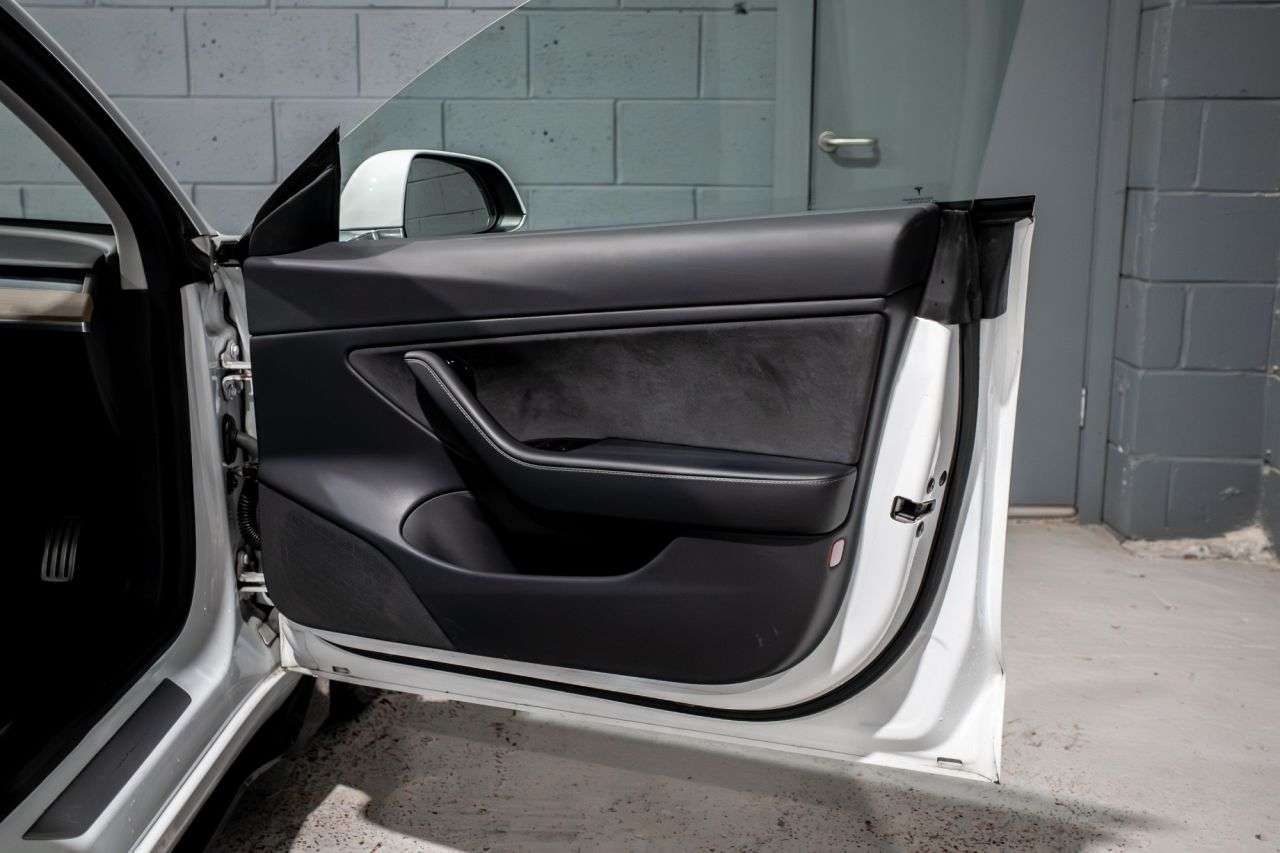 2019 TESLA MODEL 3 2019 TESLA MODEL 3