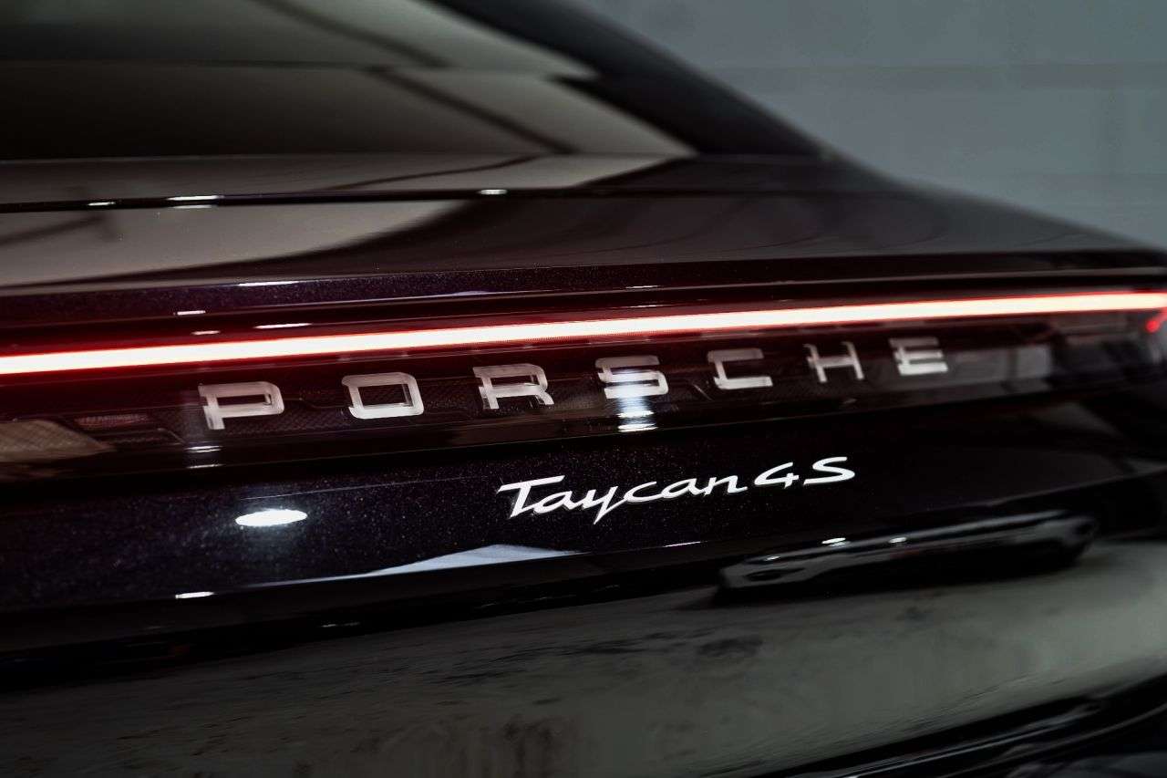 2020 PORSCHE TAYCAN 2020 PORSCHE TAYCAN
