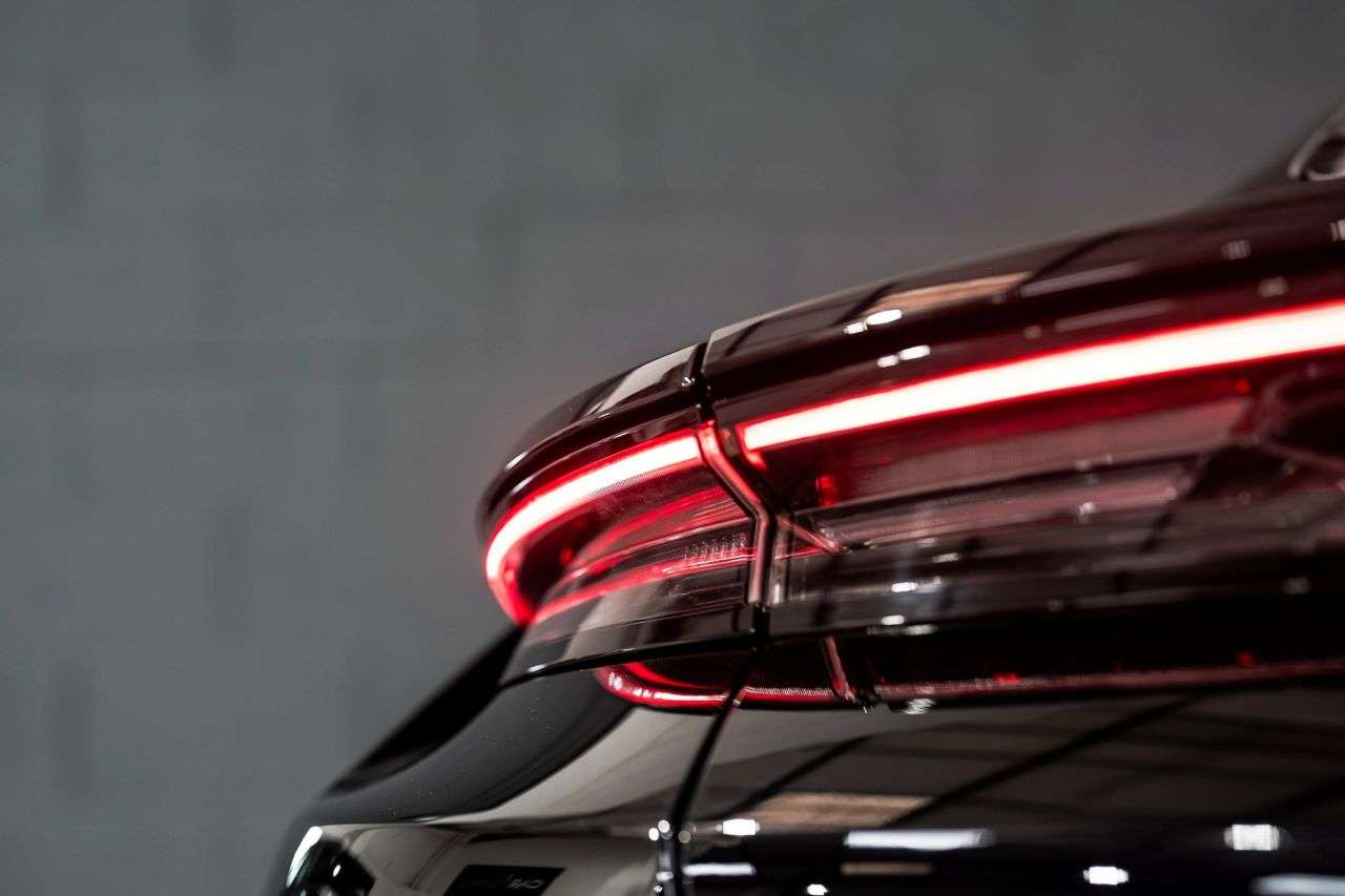 2020 PORSCHE TAYCAN 2020 PORSCHE TAYCAN