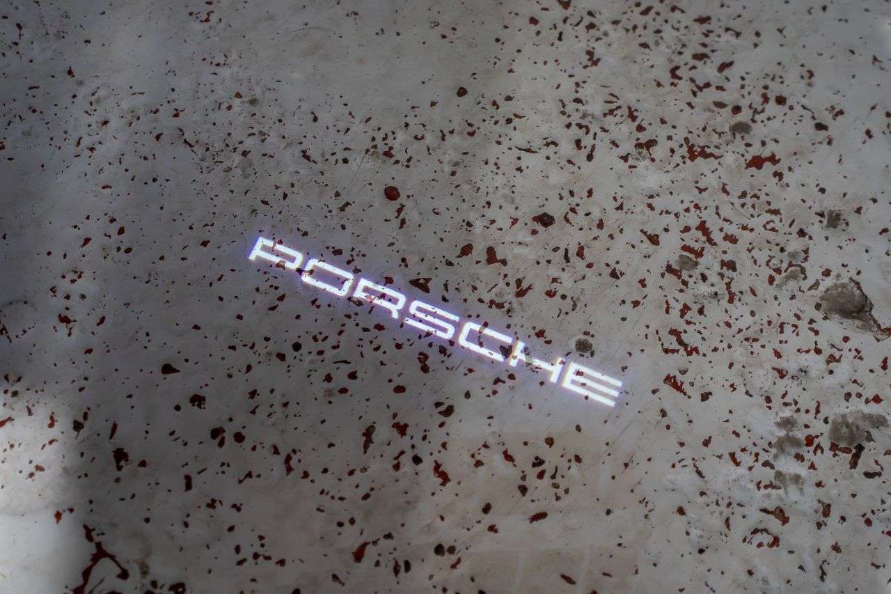 2020 PORSCHE TAYCAN 2020 PORSCHE TAYCAN