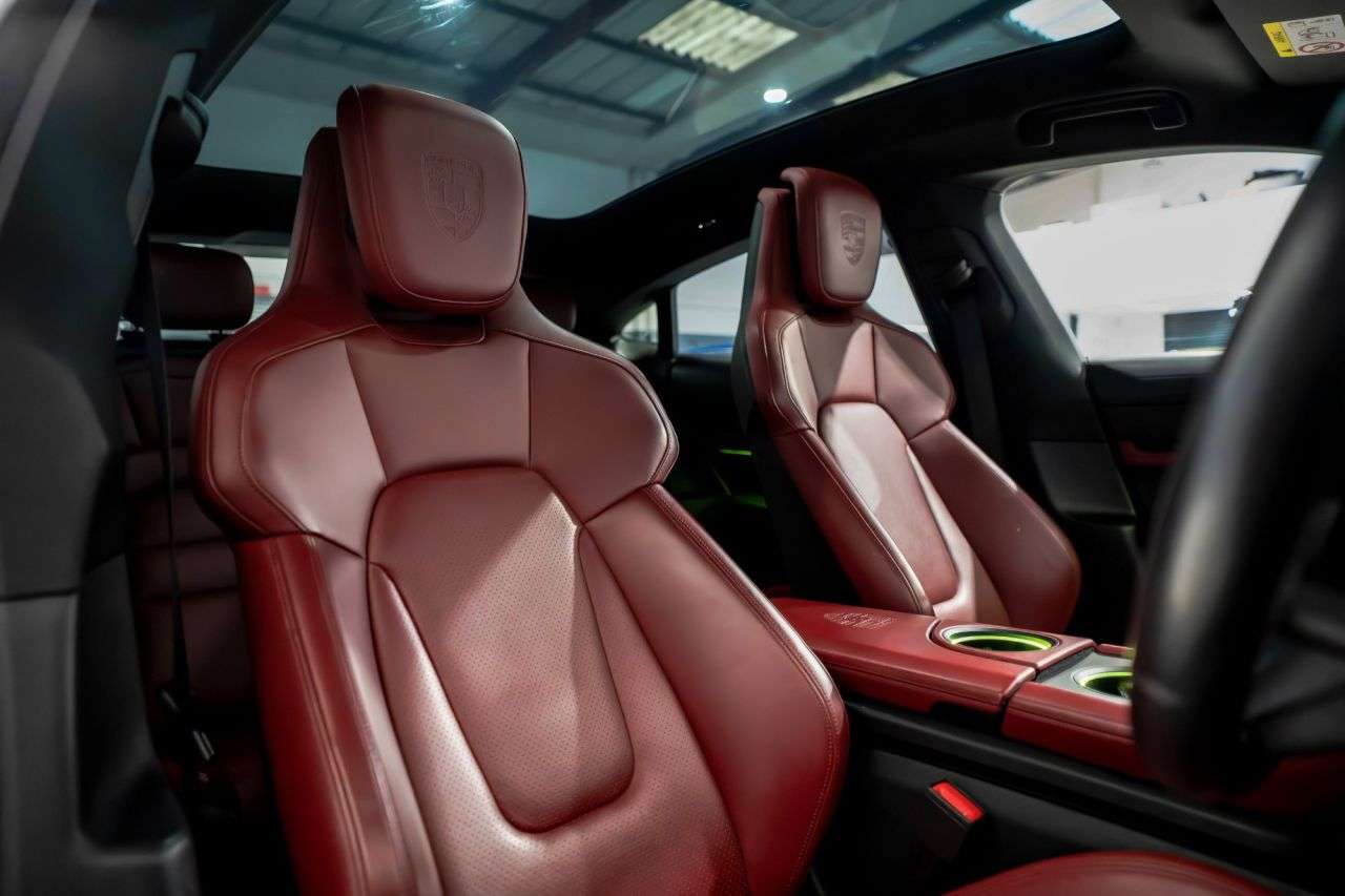 2020 PORSCHE TAYCAN 2020 PORSCHE TAYCAN