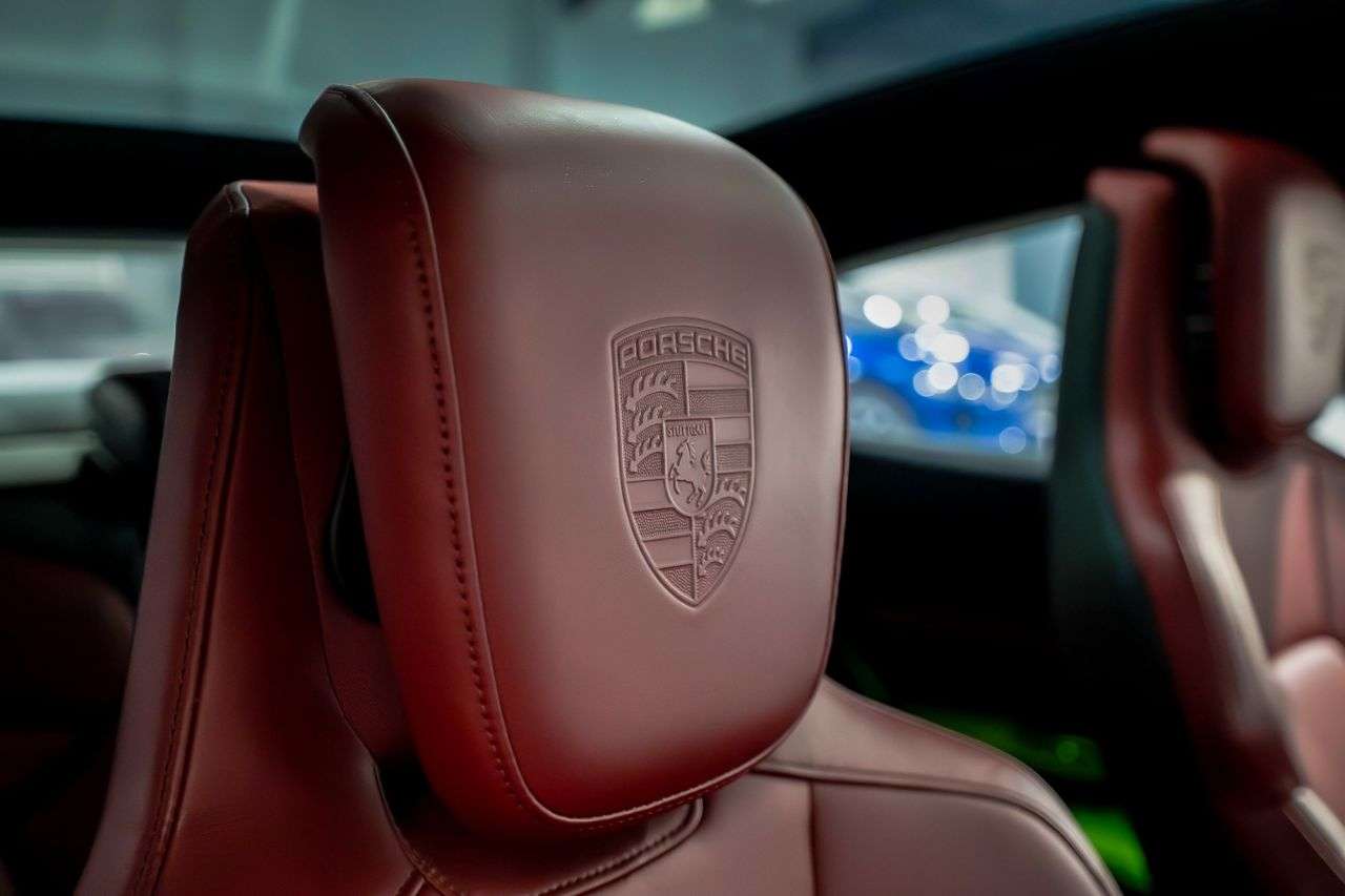 2020 PORSCHE TAYCAN 2020 PORSCHE TAYCAN