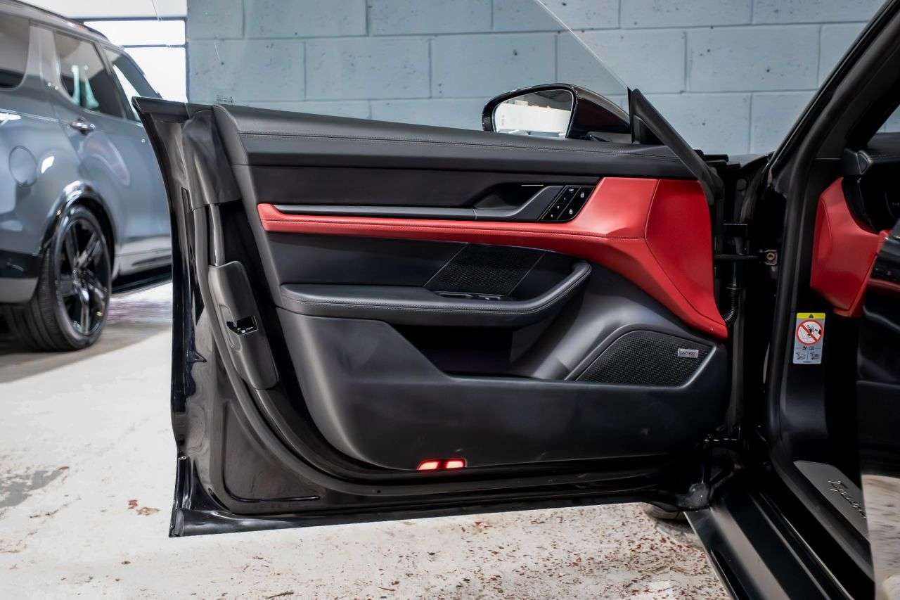 2020 PORSCHE TAYCAN 2020 PORSCHE TAYCAN