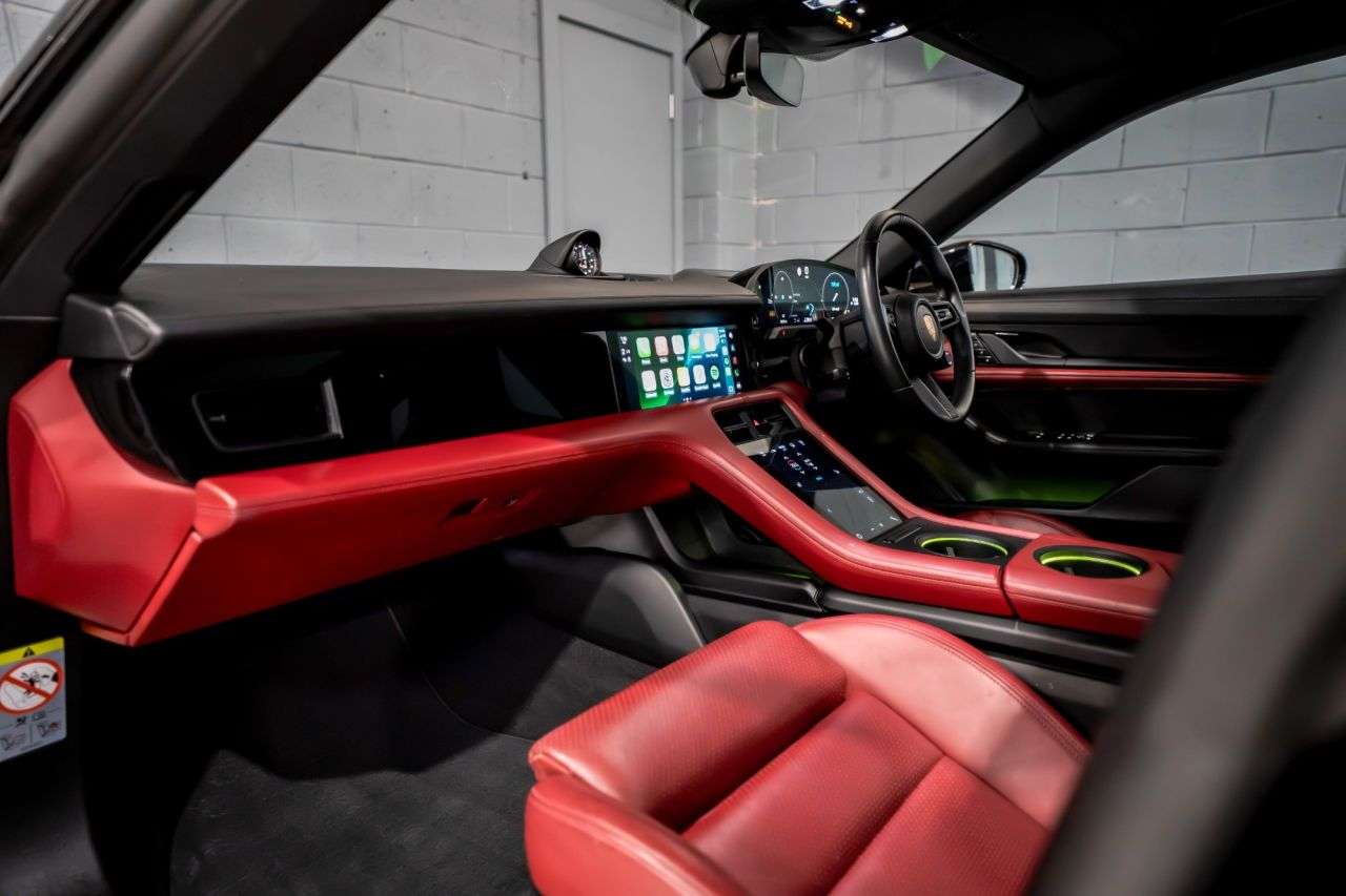 2020 PORSCHE TAYCAN 2020 PORSCHE TAYCAN