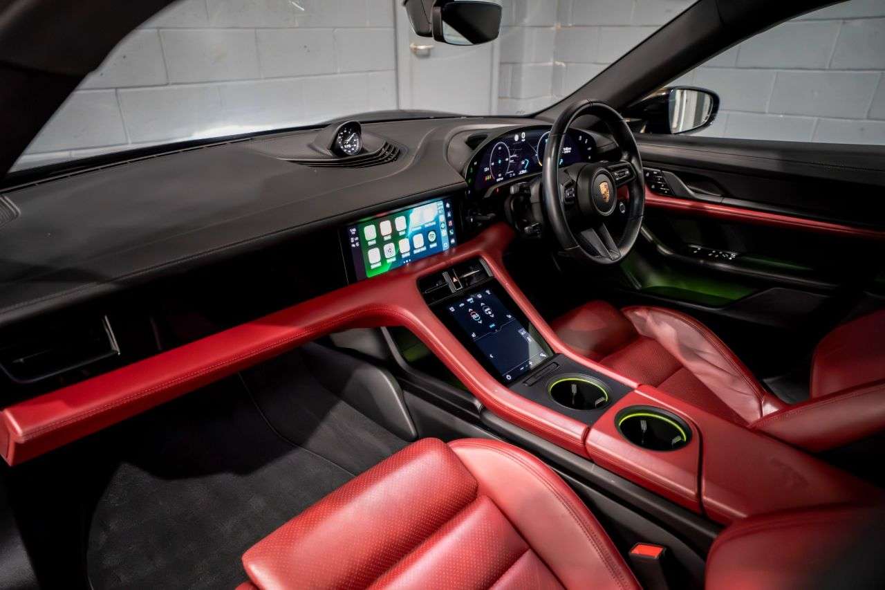 2020 PORSCHE TAYCAN 2020 PORSCHE TAYCAN