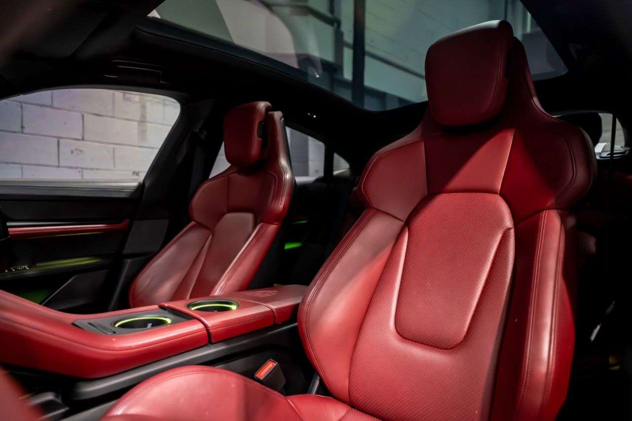 2020 PORSCHE TAYCAN 2020 PORSCHE TAYCAN