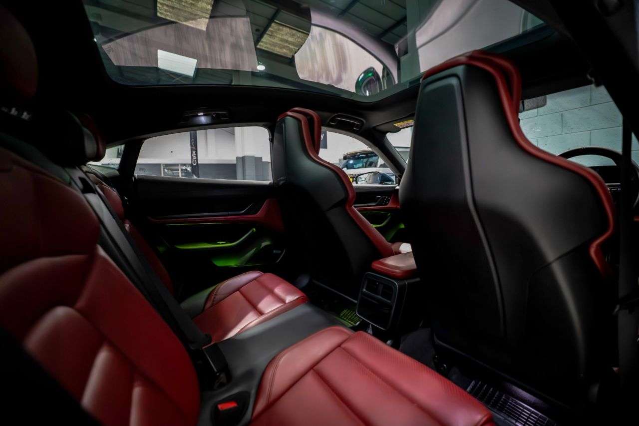 2020 PORSCHE TAYCAN 2020 PORSCHE TAYCAN