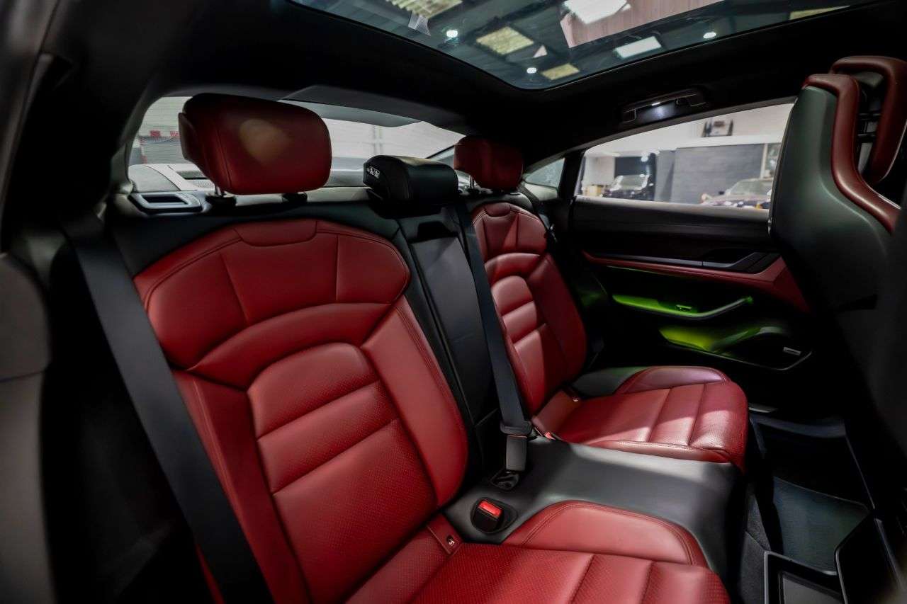 2020 PORSCHE TAYCAN 2020 PORSCHE TAYCAN