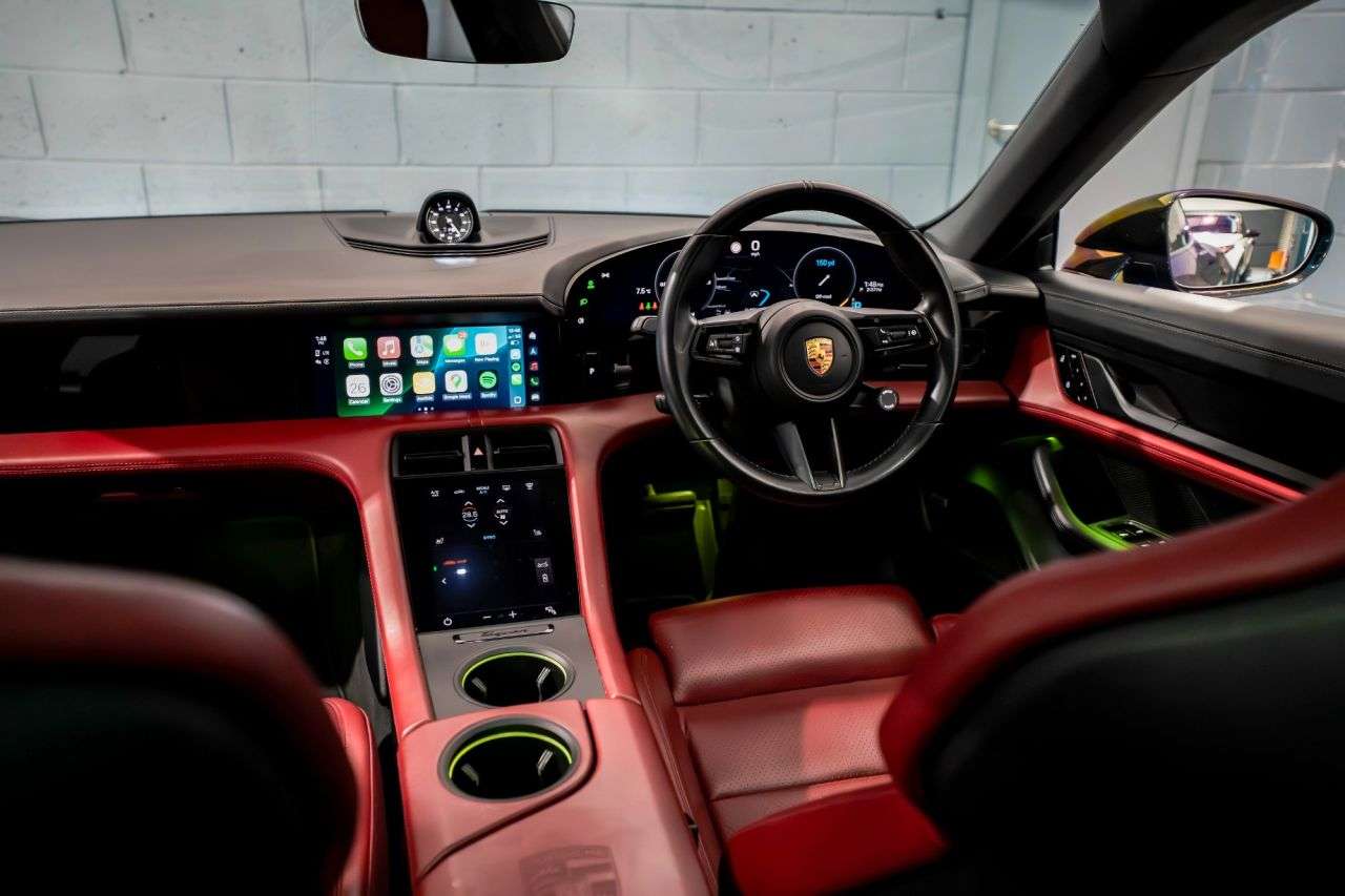 2020 PORSCHE TAYCAN 2020 PORSCHE TAYCAN