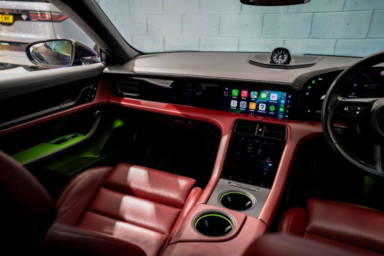 2020 PORSCHE TAYCAN 2020 PORSCHE TAYCAN